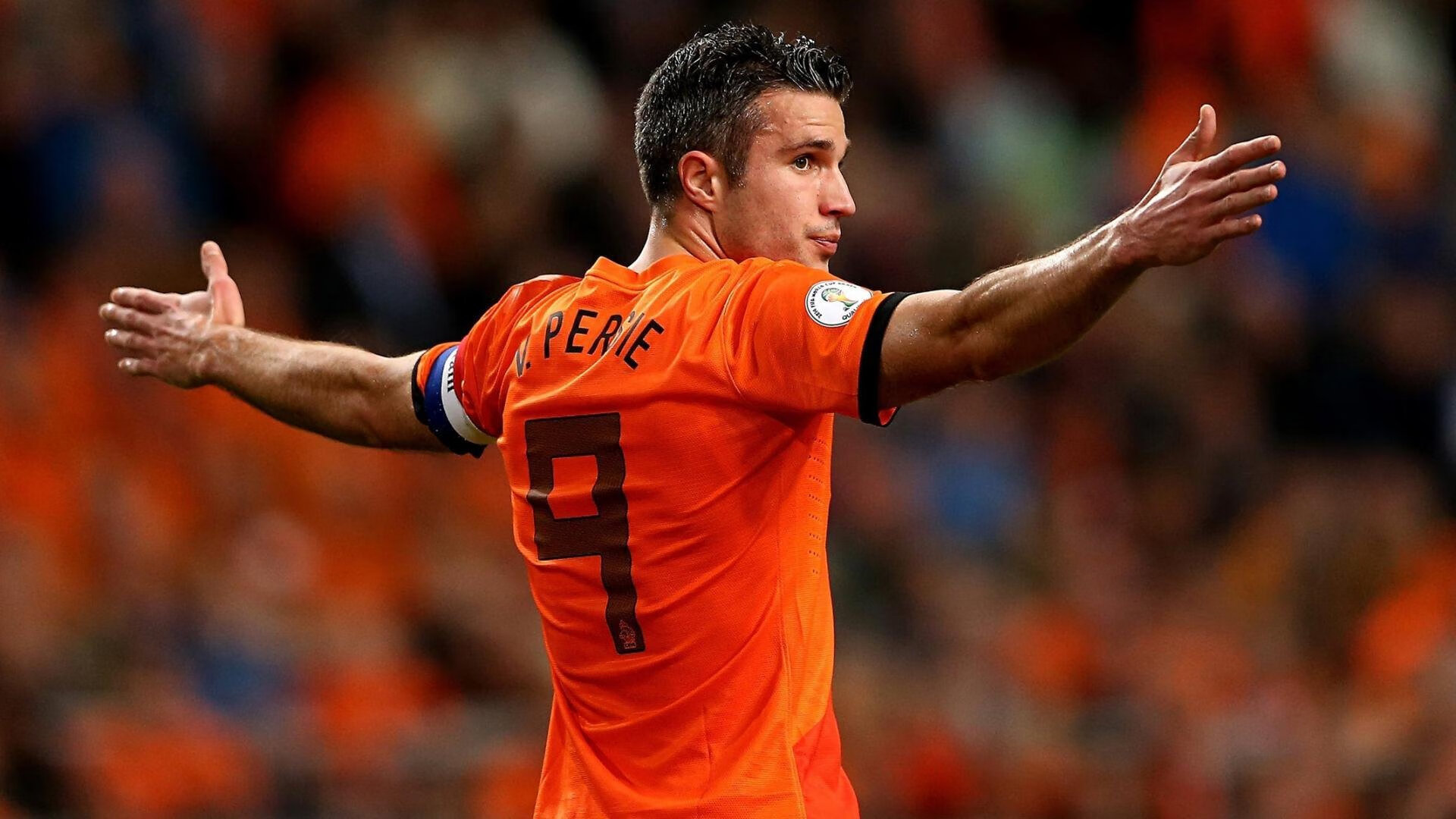 从圣塞巴斯蒂安到鹿特丹,奥亚尔萨瓦尔如何用一脚非典型射门,在荷克大战中完成自我正名