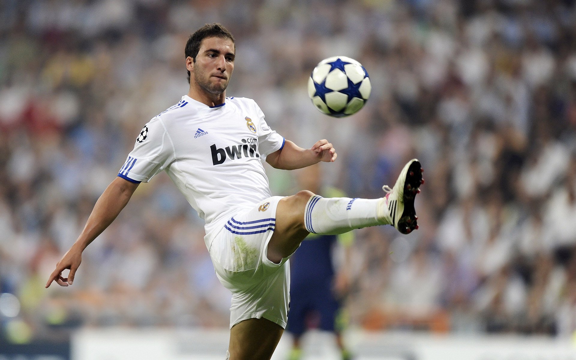 库尔图瓦神级爆发，摩纳哥防线强行终结威尔士黑马之路